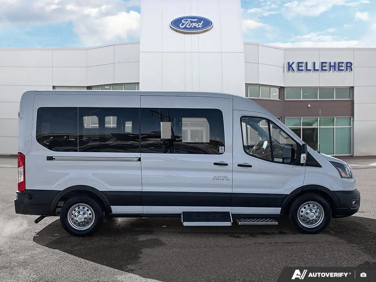 Ford Transit Passenger Wagon снимка Ford Transit Passenger Wagon