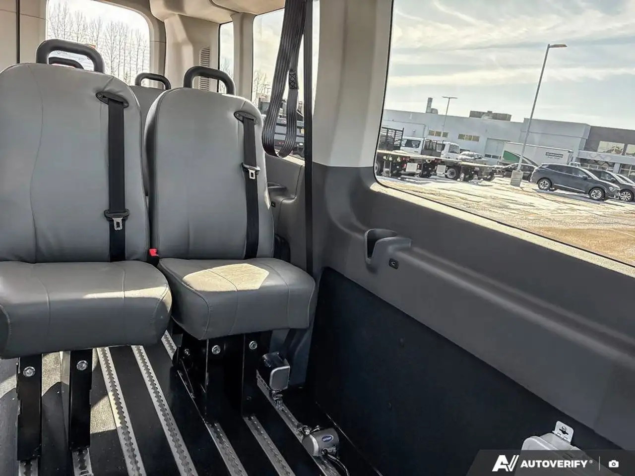 Ford Transit Passenger Wagon снимка Ford Transit Passenger Wagon