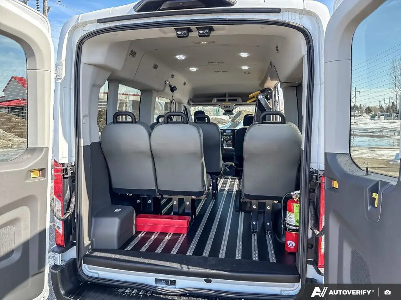 Ford Transit Passenger Wagon снимка Ford Transit Passenger Wagon