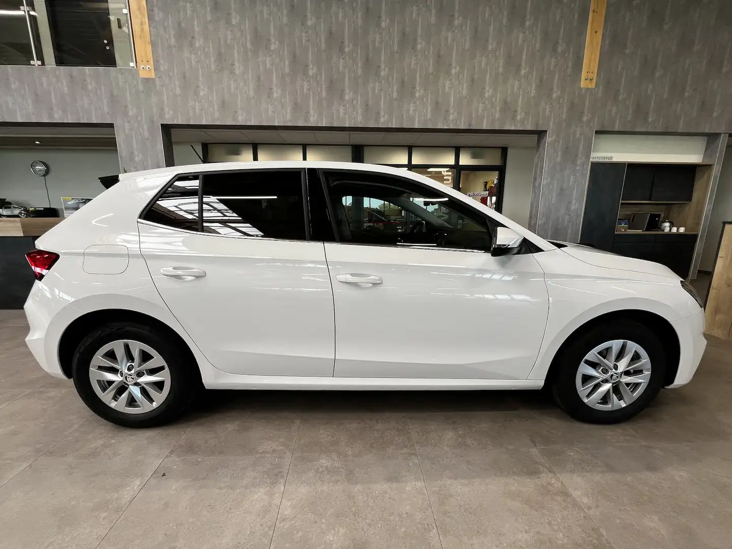 Skoda Fabia 1,0 TSI Top Selection APP LED SHZ 70kW Bianco - 2