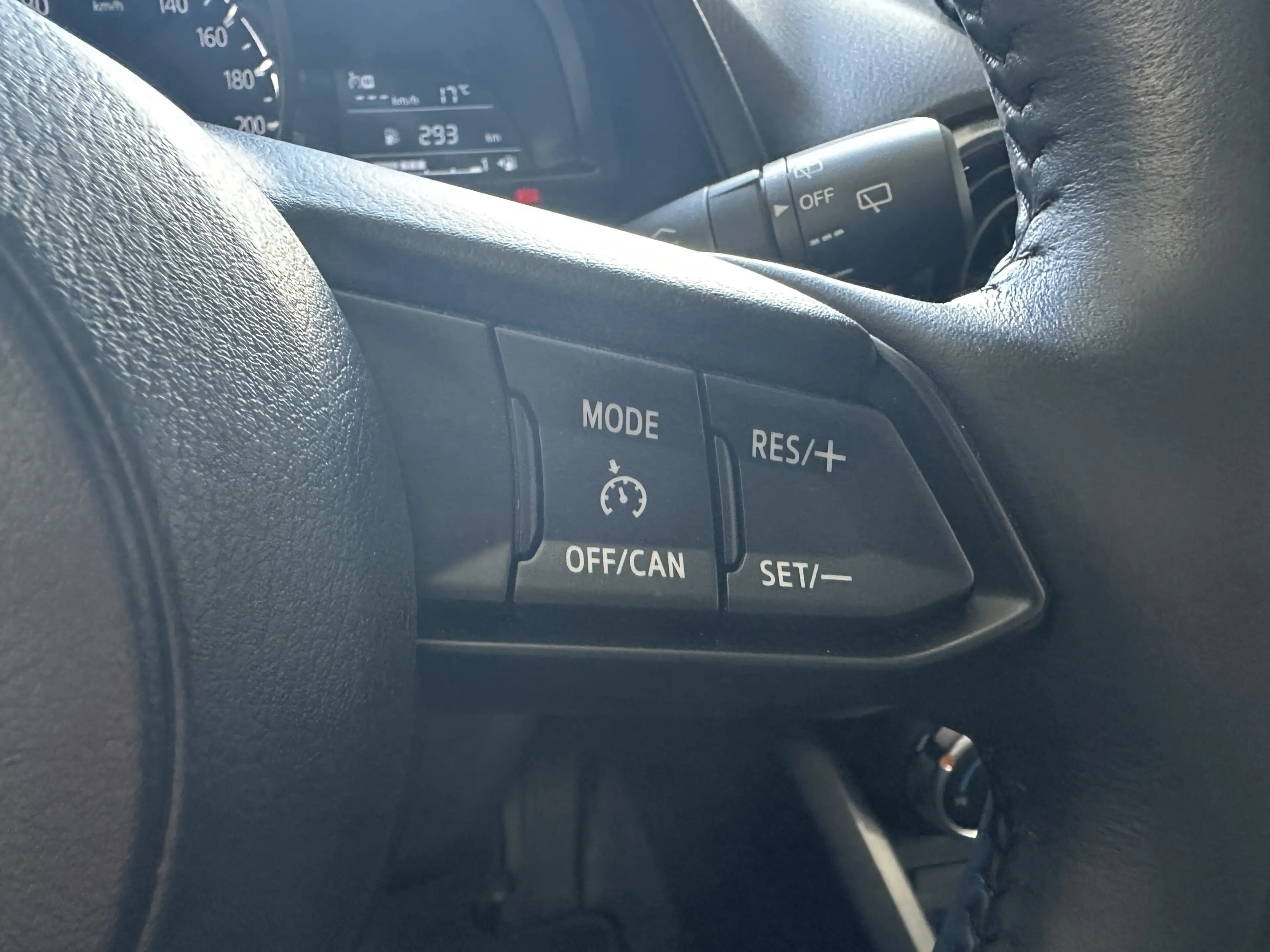 Mazda 2 Homura Navi LED Carplay Tempomat Kamera — photo 9
