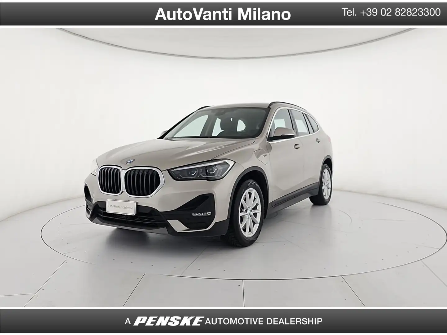 BMW X1 xDrive25e Business Advantage Beige - 1