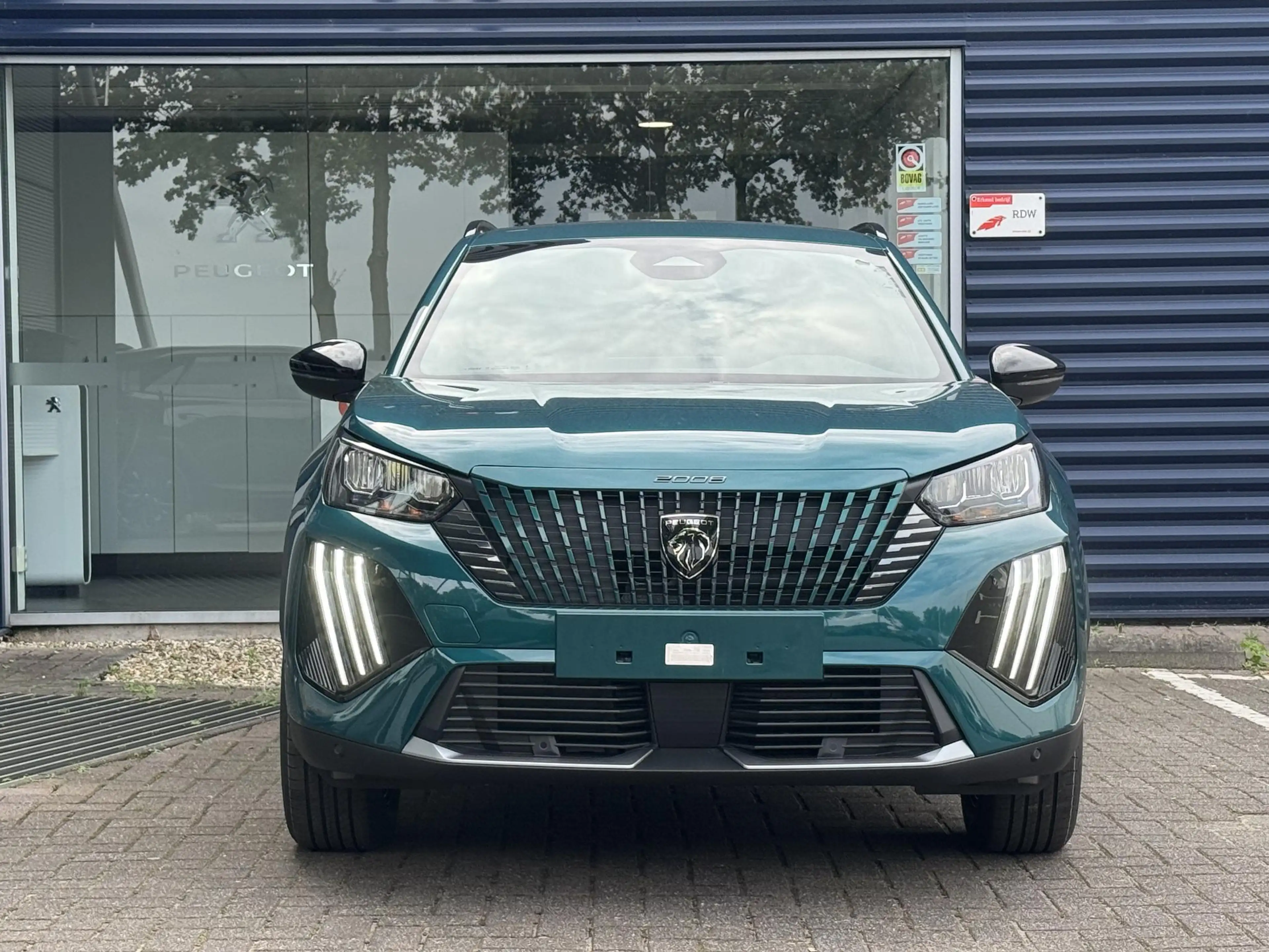Peugeot e-2008 Envy EV 54kwh 156 e-2008 Envy EV 54 kwh 156 pk | A — photo 2