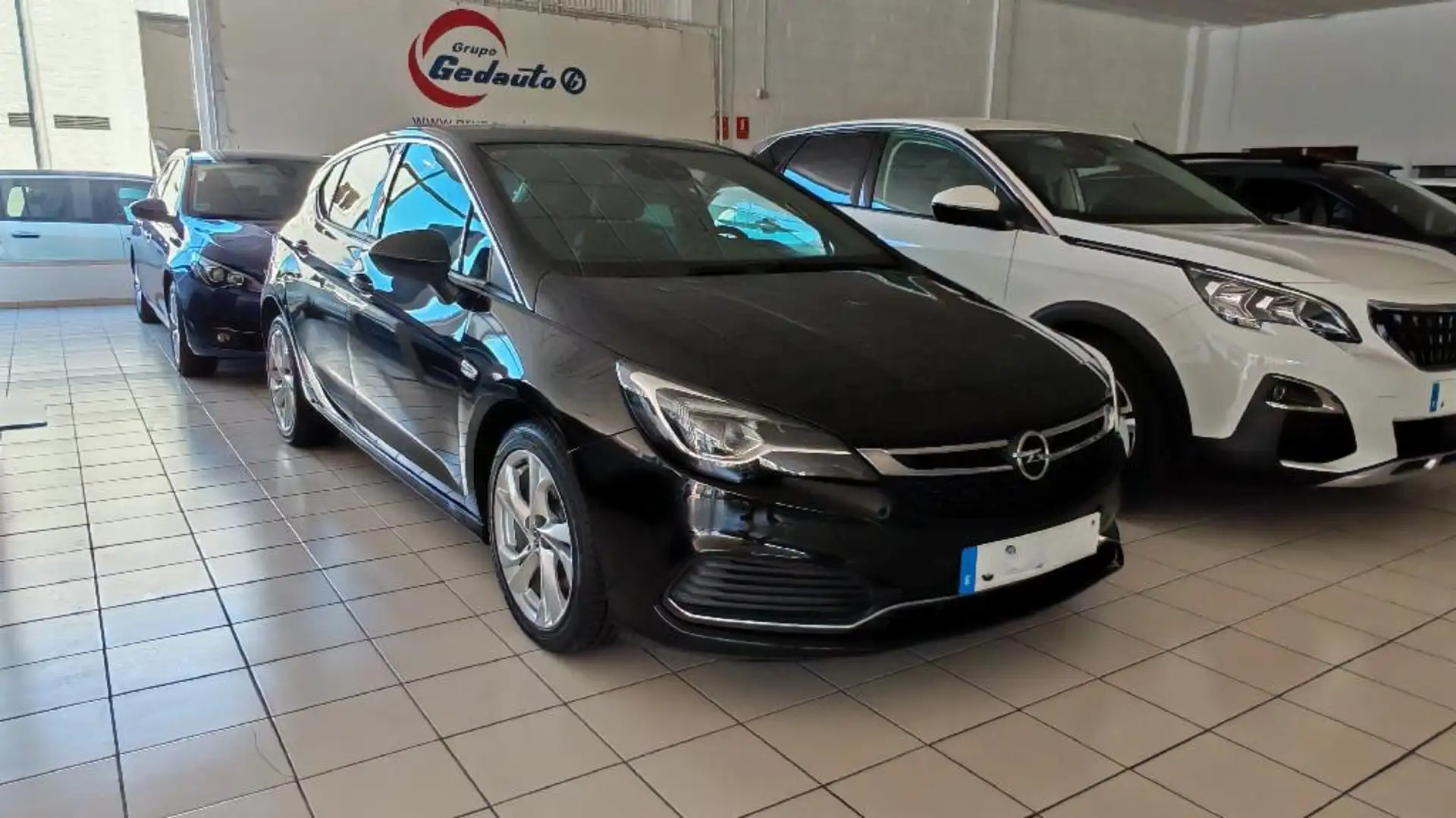 Opel Astra 1.6 CDTI 100KW GSI LINE S/S 5P Negro - 1