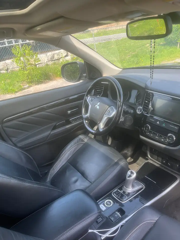Mitsubishi Outlander снимка Mitsubishi Outlander