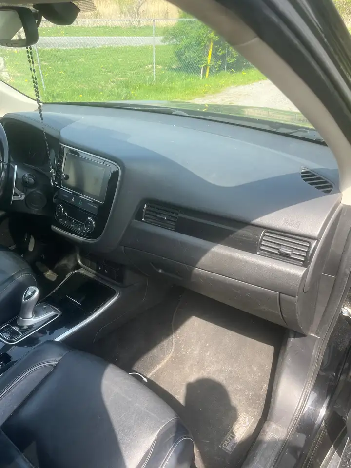 Mitsubishi Outlander снимка Mitsubishi Outlander