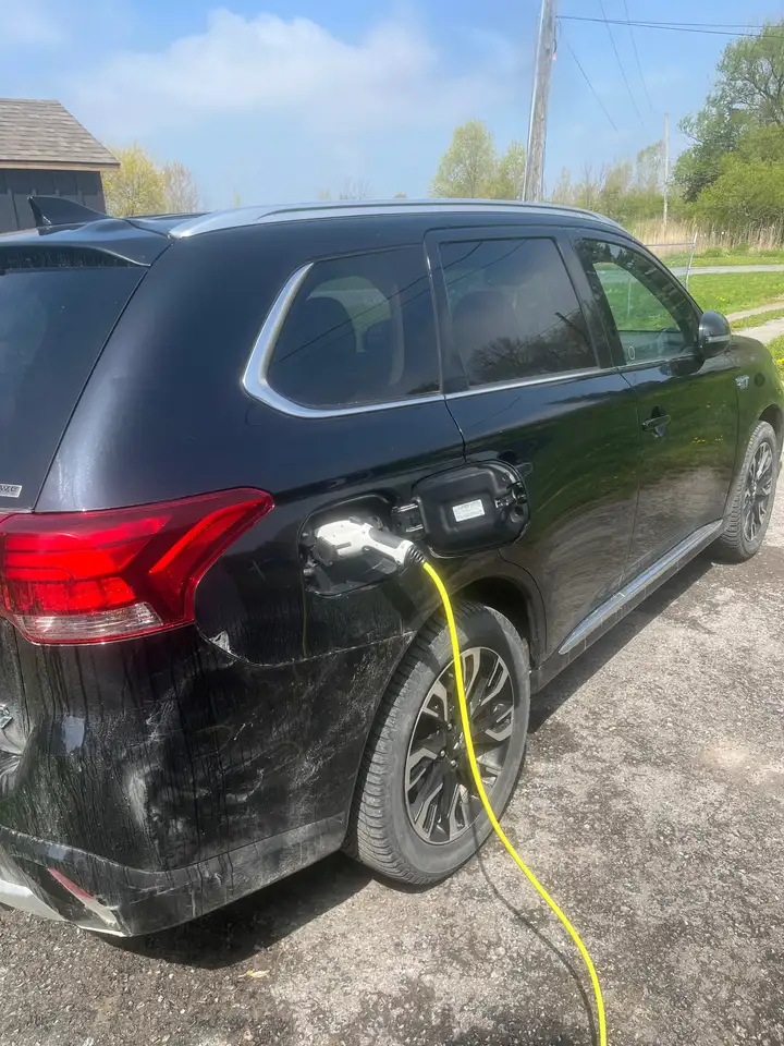 Mitsubishi Outlander снимка Mitsubishi Outlander