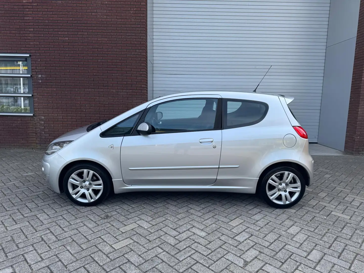 Mitsubishi Colt 1.5 Turbo Leder 2e Eig Nap Grijs - 2