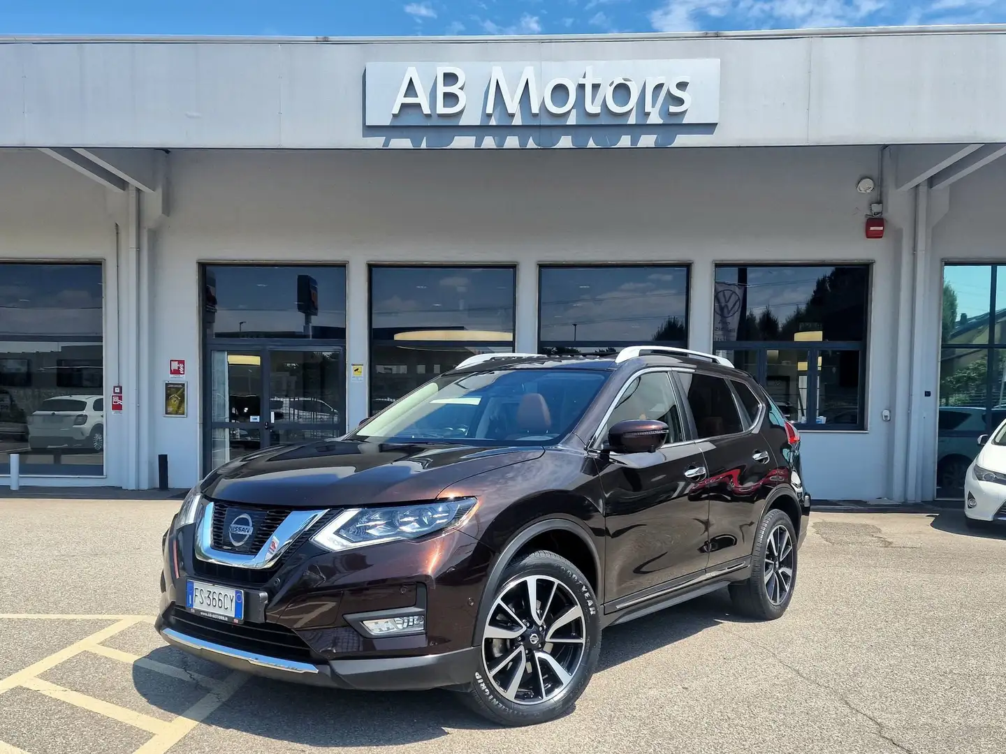 Nissan X-Trail 2.0 dCi 4WD Tekna Xtronic 177cv Bronzo - 1