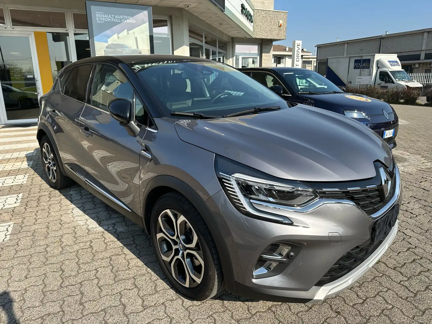 Renault Captur 1.6 E-Tech phev Intens 160cv auto Gris - 2