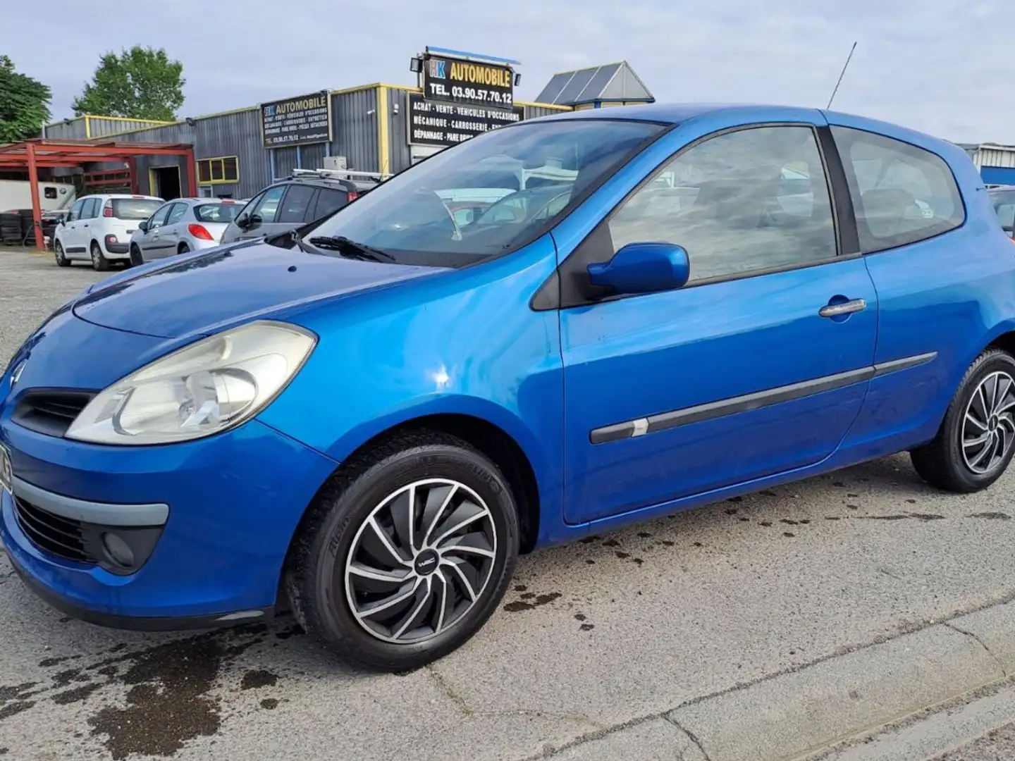 Renault Clio III 1.4 i 98 cv Bleu - 1