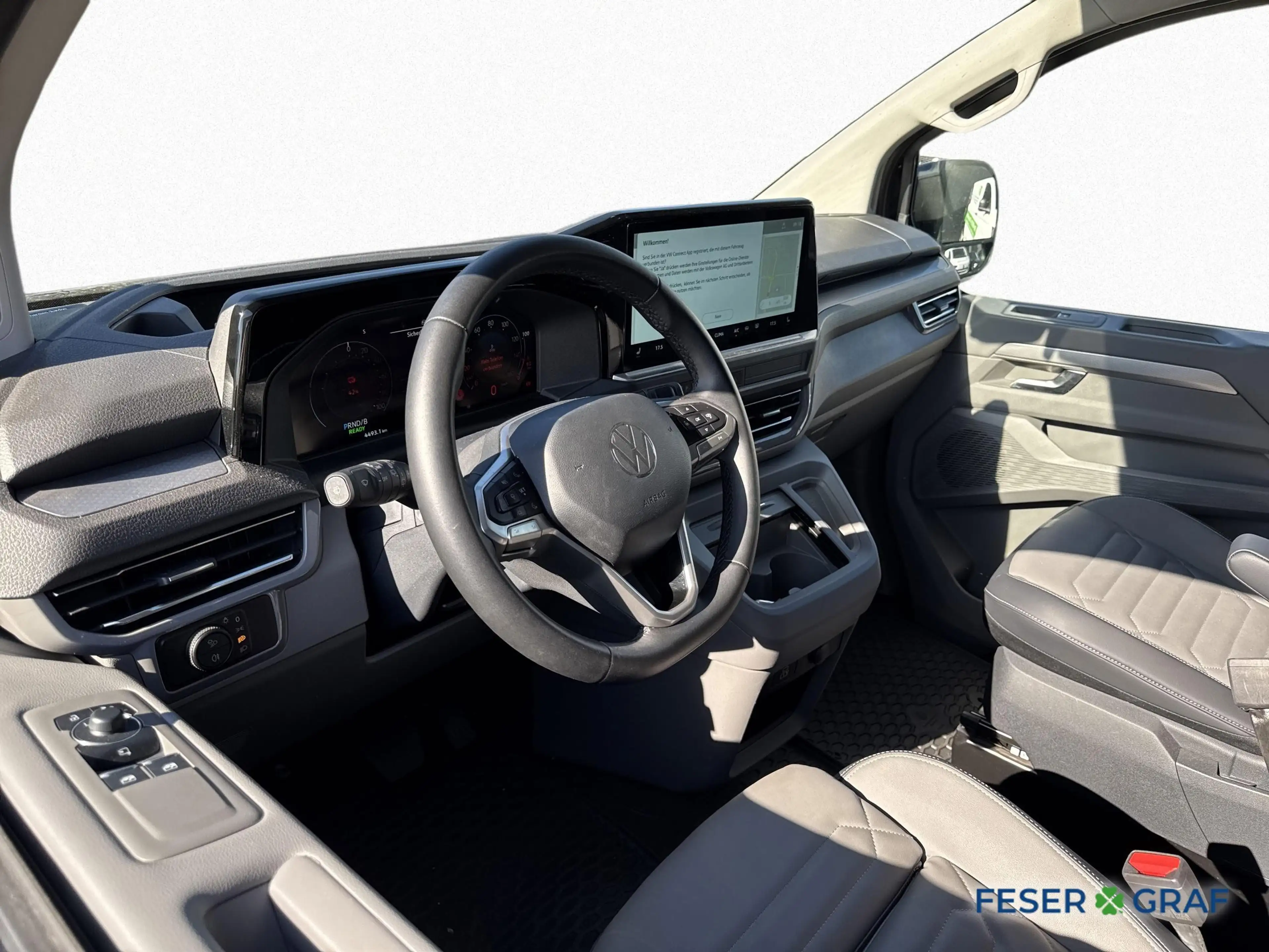 Volkswagen T7 Kombi e-Caravelle Style KR Navi AHK Harman Kardon — photo 8