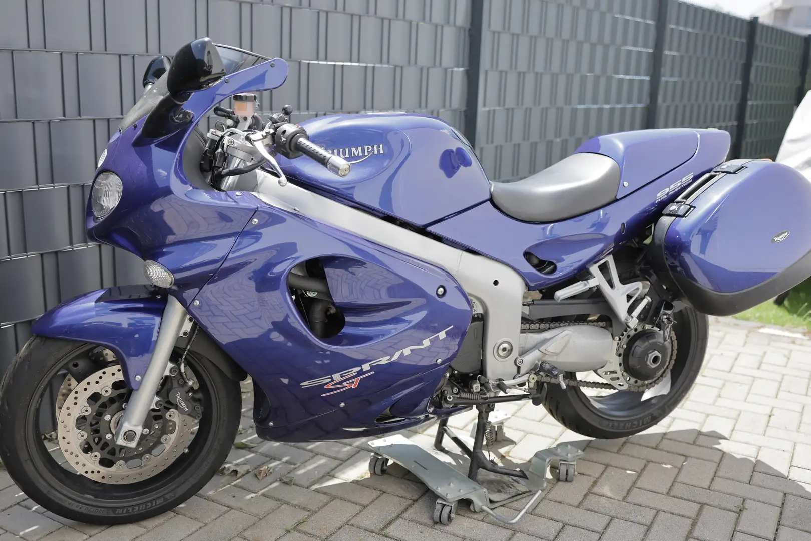 Triumph Sprint ST Blue - 1