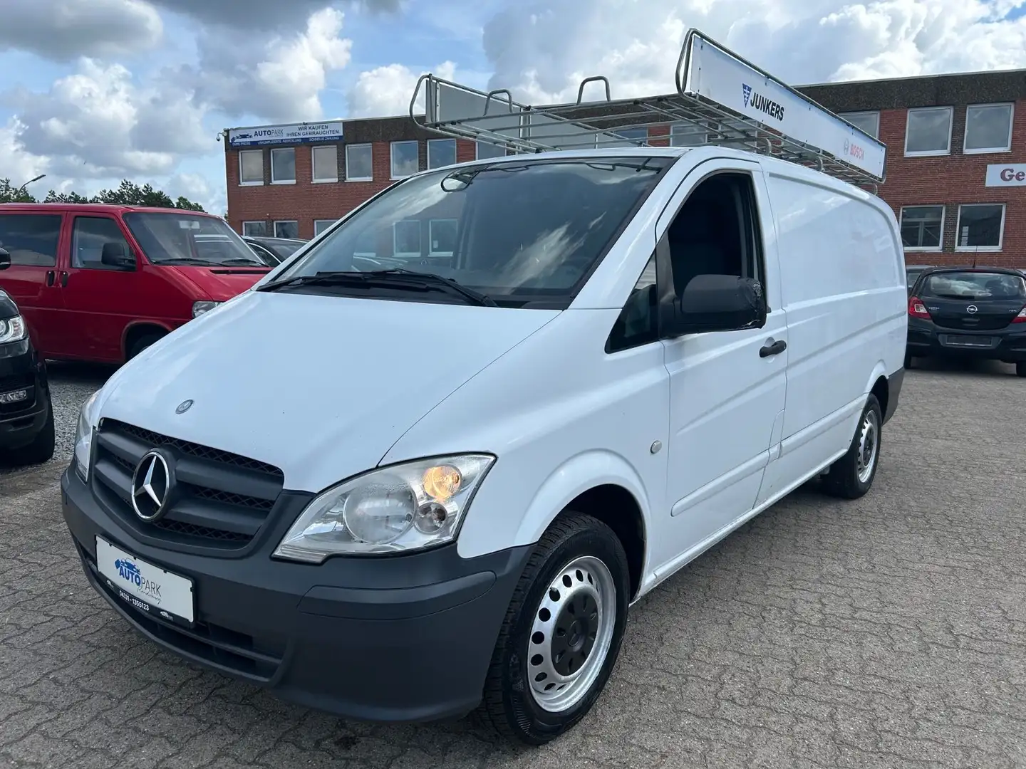 Mercedes-Benz Vito Kasten 110 CDI lang Weiß - 1