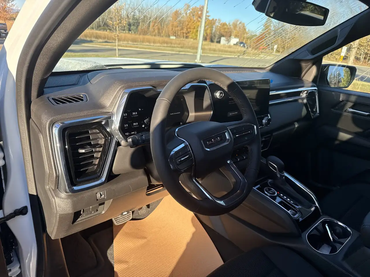 GMC Canyon снимка GMC Canyon