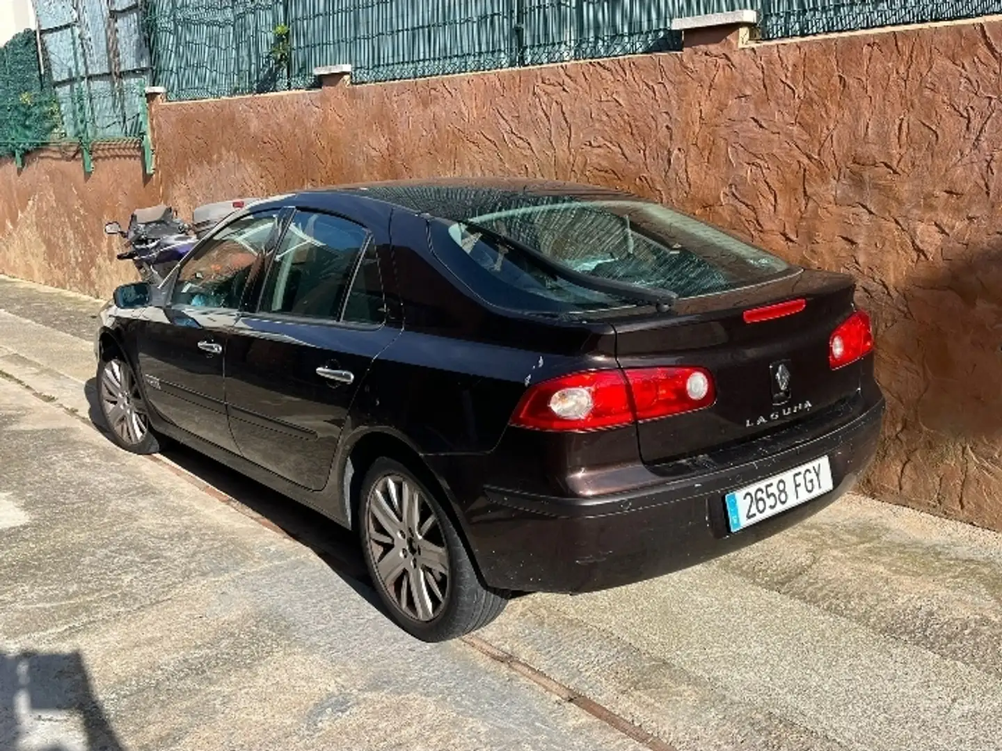 Renault Laguna 1.9DCI Expression 130 Negro - 2