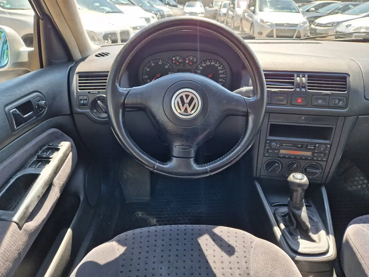 Volkswagen Bora 1.6 KLIMA-SHZ-TÜV, foto 11