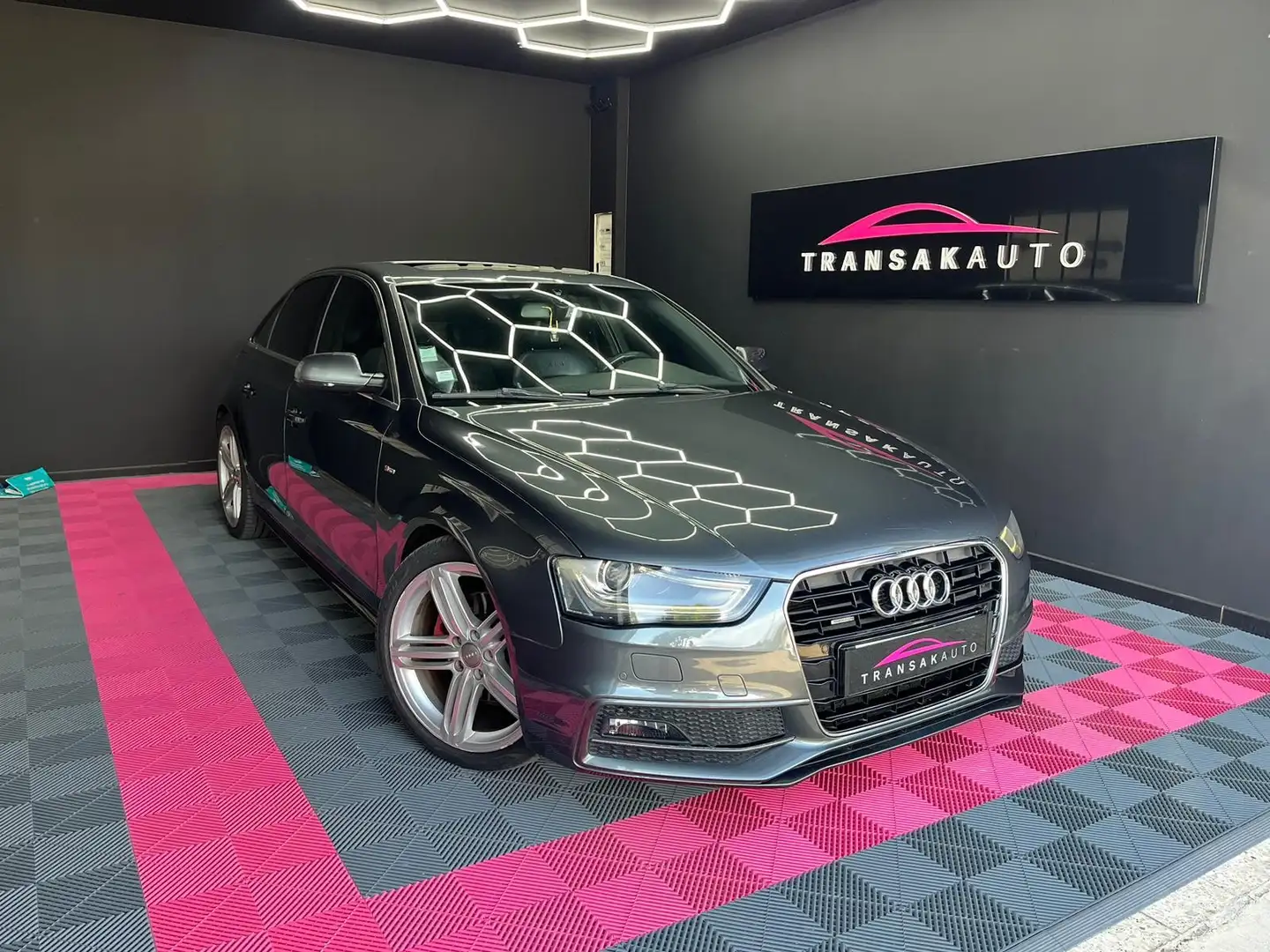 Audi A4 Quattro S Line S Tronic A Szary - 1