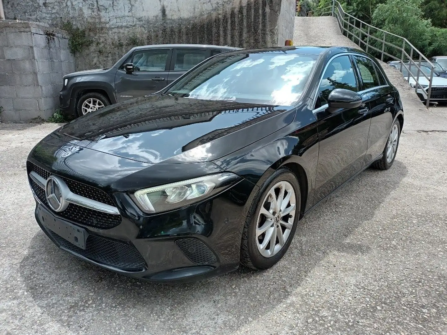 Mercedes-Benz A 180 D AUTOMATIC PROGRESSIVE CARPLAY CAM LED"17 ITALIA Nero - 2