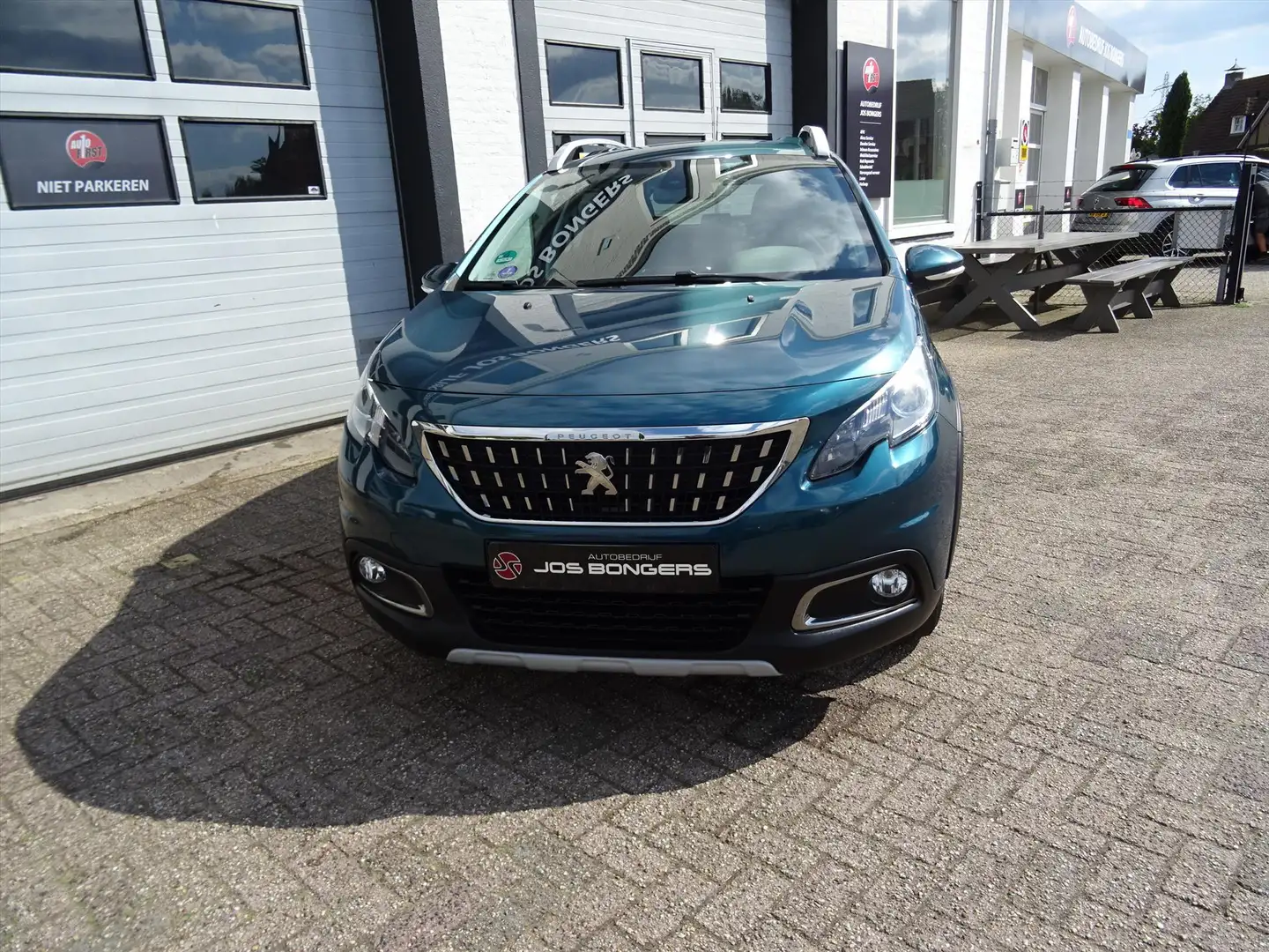 Peugeot 2008 1.2 PureTech 130pk Active Groen - 2