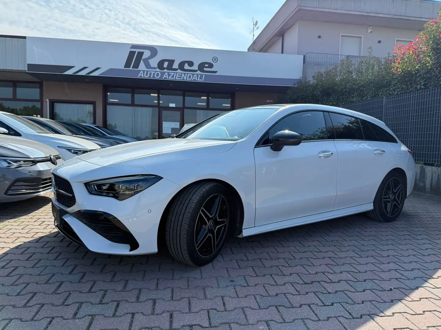 Mercedes-Benz CLA 200 SHOOTING BRAKE RESTYLING VARI COLORI/ALLESTIMENTI Blanc - 1