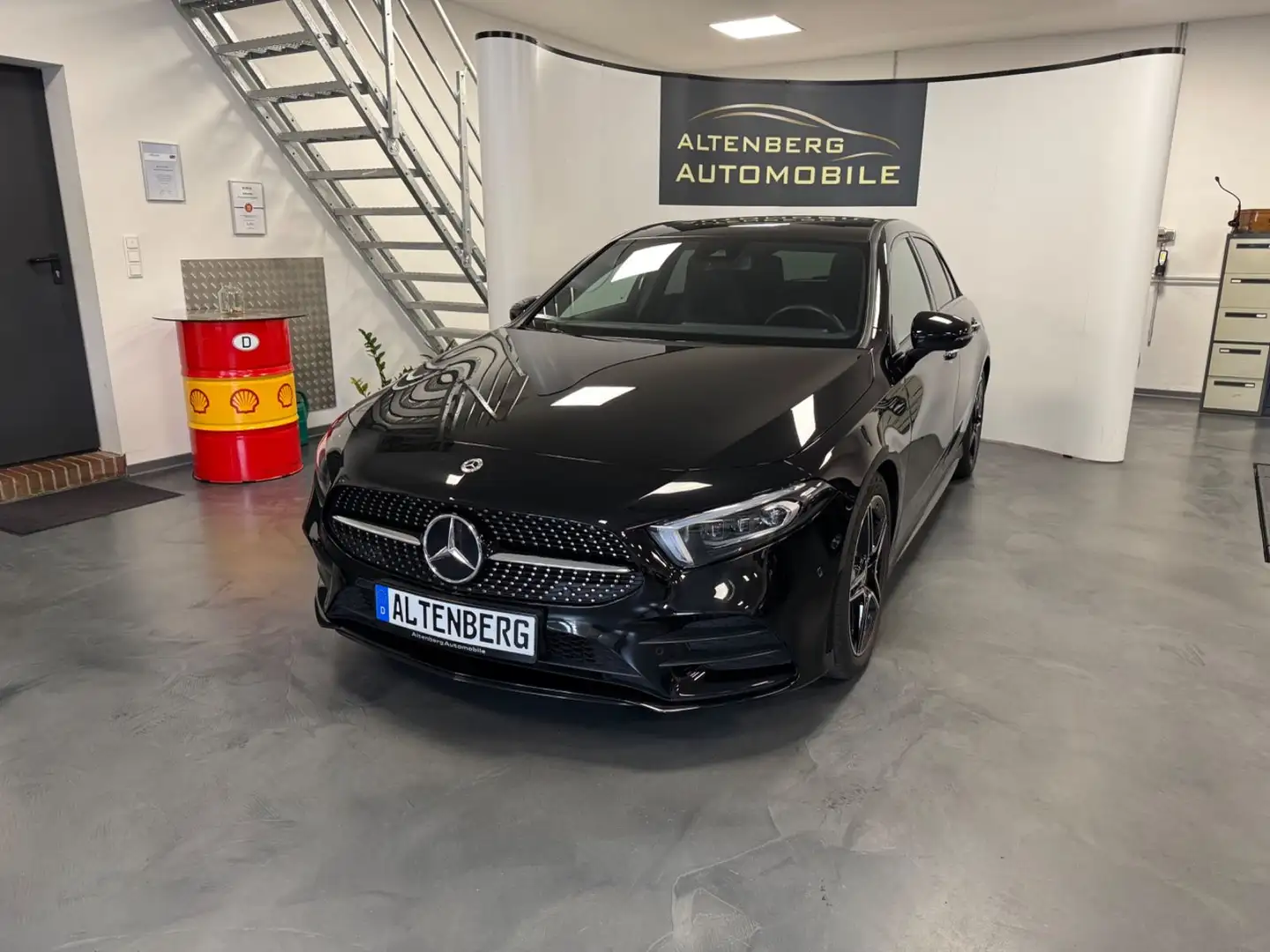 Mercedes-Benz A 200 AMG Pano Multibeam Kamera DAB Dist. Sitzhz Noir - 1