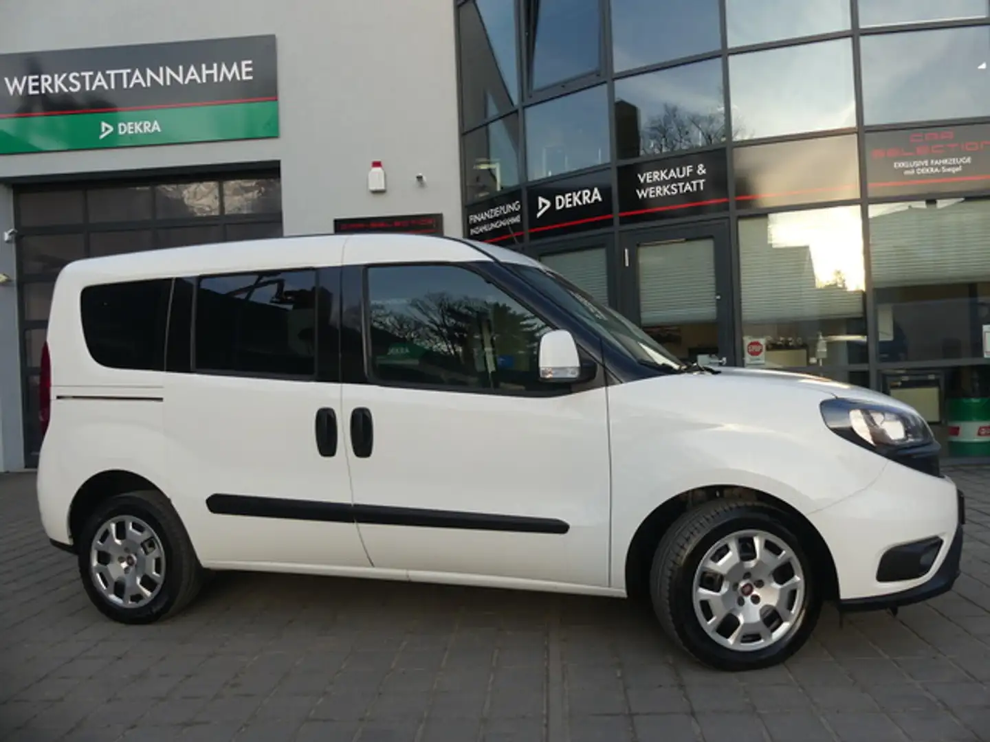 Fiat Doblo 1.6 JTDM  SX Kombi LKWZUL/KLIMA/TEMP/PDC Weiß - 1