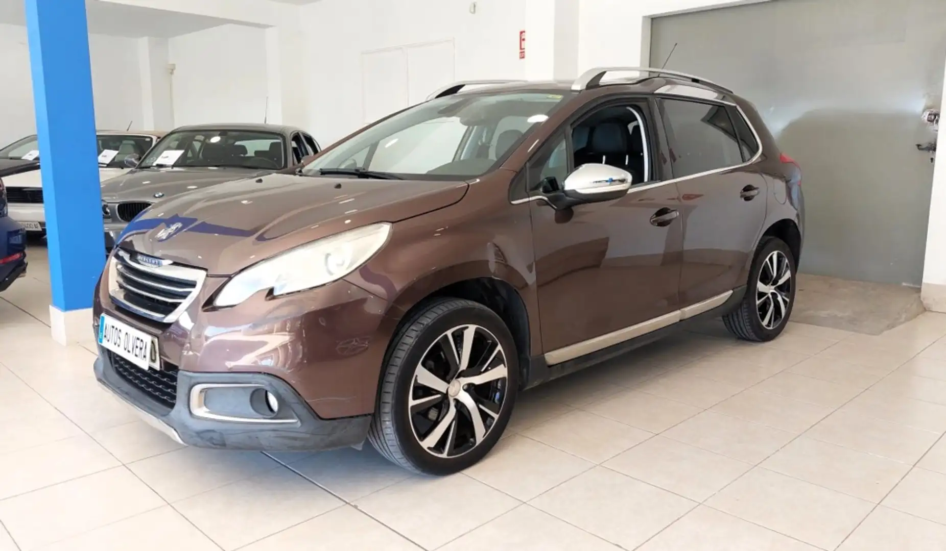 Peugeot 2008 1.6 e-HDI Active Marrón - 1