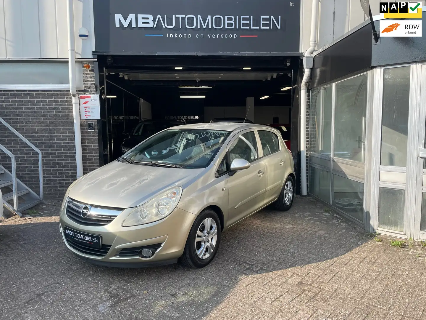 Opel Corsa 1.4-16V Enjoy/5 Deurs/Airco/Nap/1e Eigenaar/Apk 20 Beige - 1