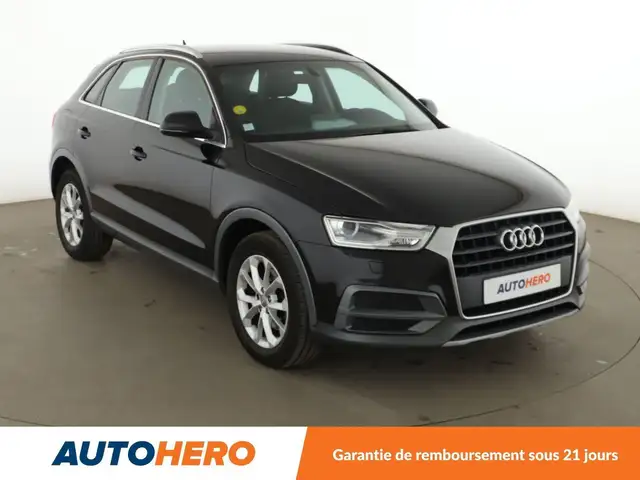 Audi Q3 view 8