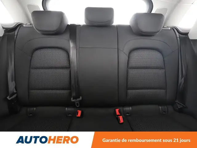 Audi Q3 view 15