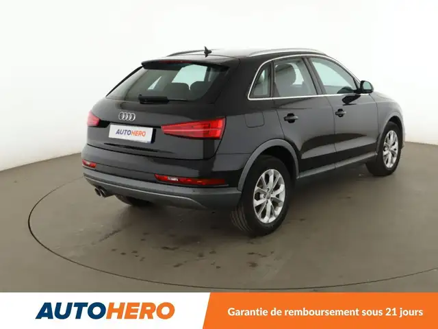 Audi Q3 view 6