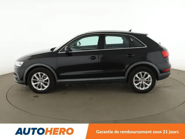 Audi Q3 view 3
