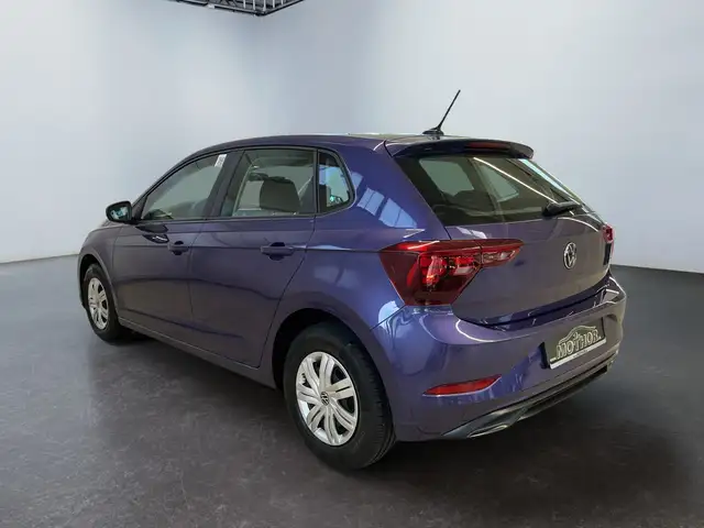 Volkswagen Polo view 4
