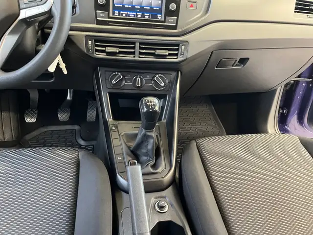 Volkswagen Polo view 9