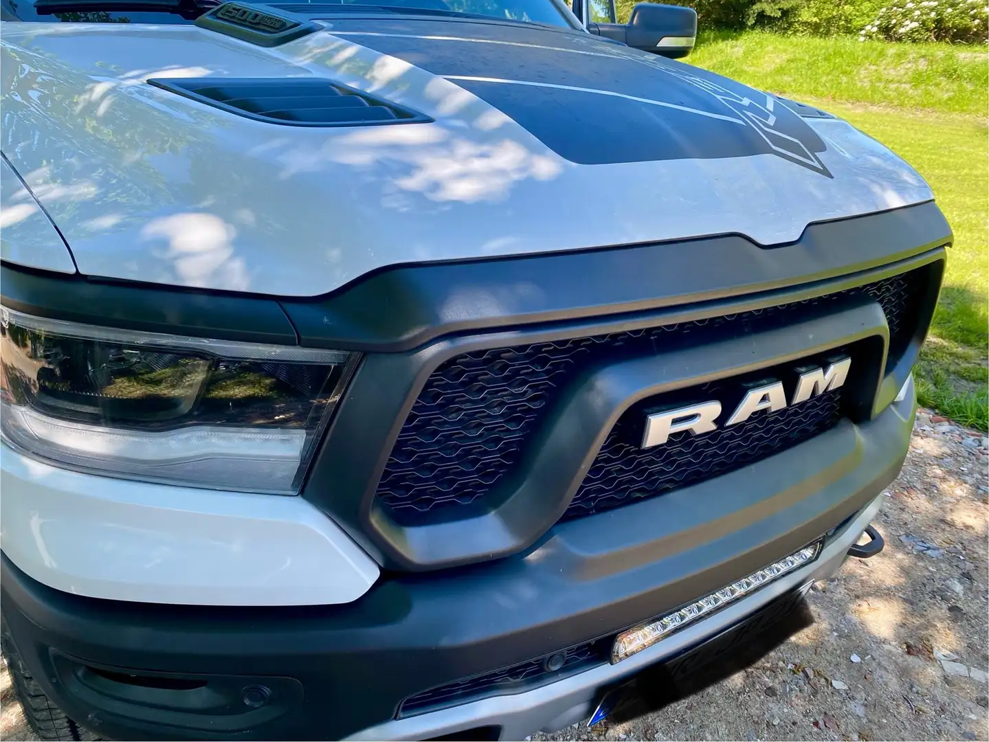 Dodge RAM 1500 CrewCab - Luft -  Gas 180 l - Pano - Tailgate Weiß - 2
