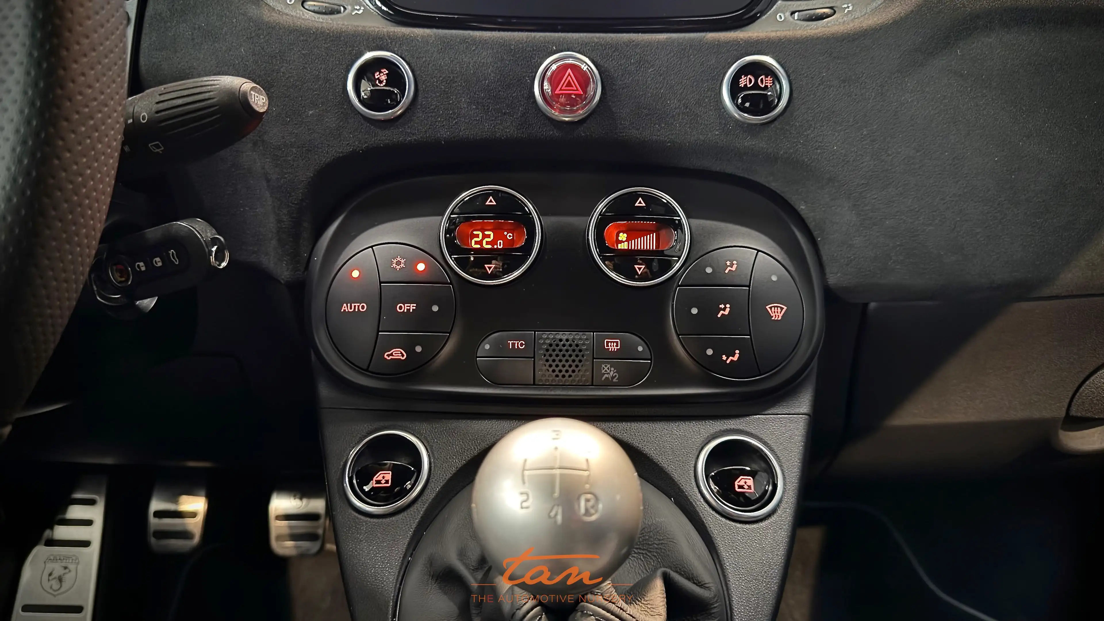 Abarth 695 695 1.4 T-Jet 75 Anniversario (EU6.4) — photo 23
