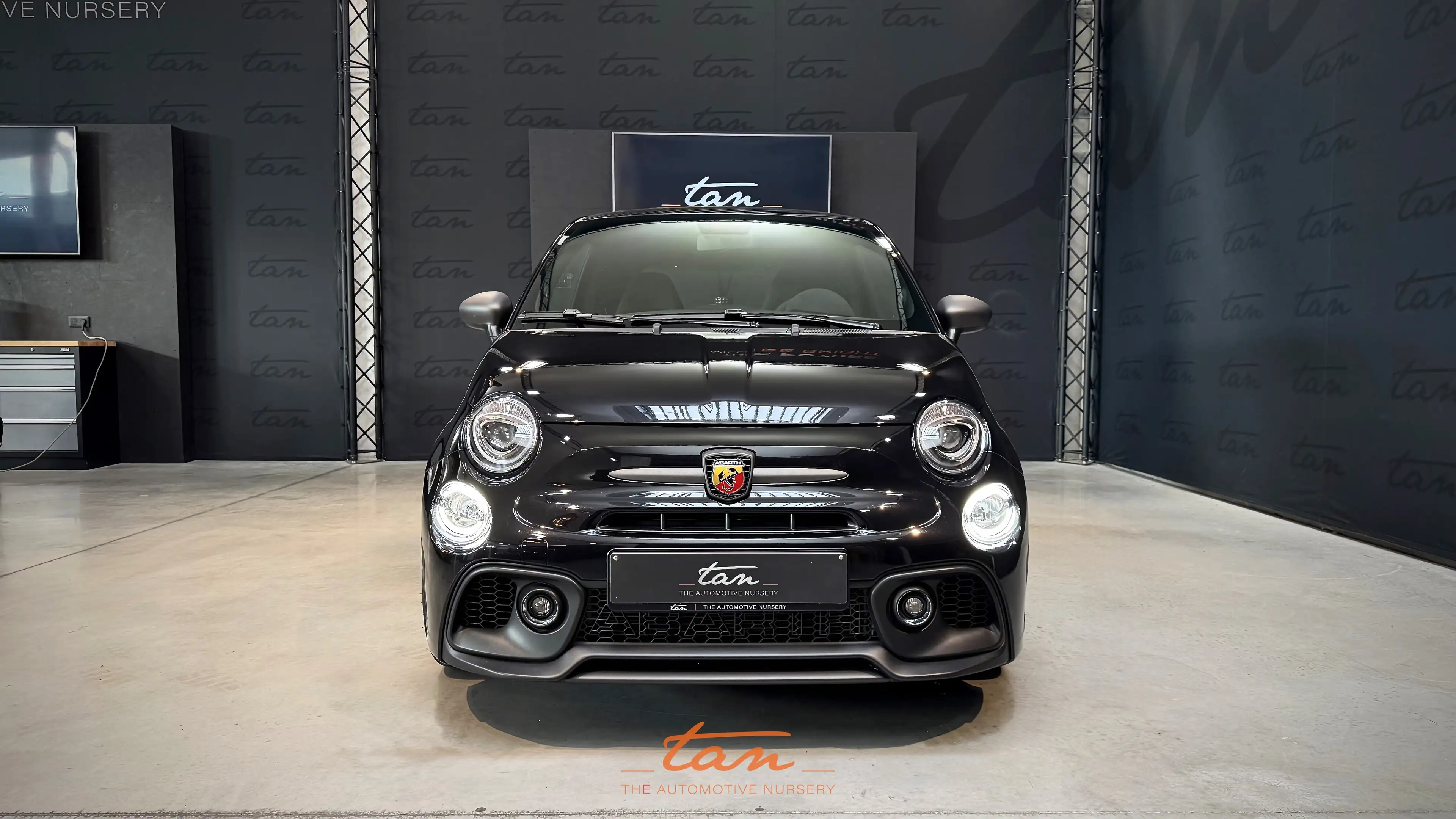 Abarth 695 695 1.4 T-Jet 75 Anniversario (EU6.4) — photo 2