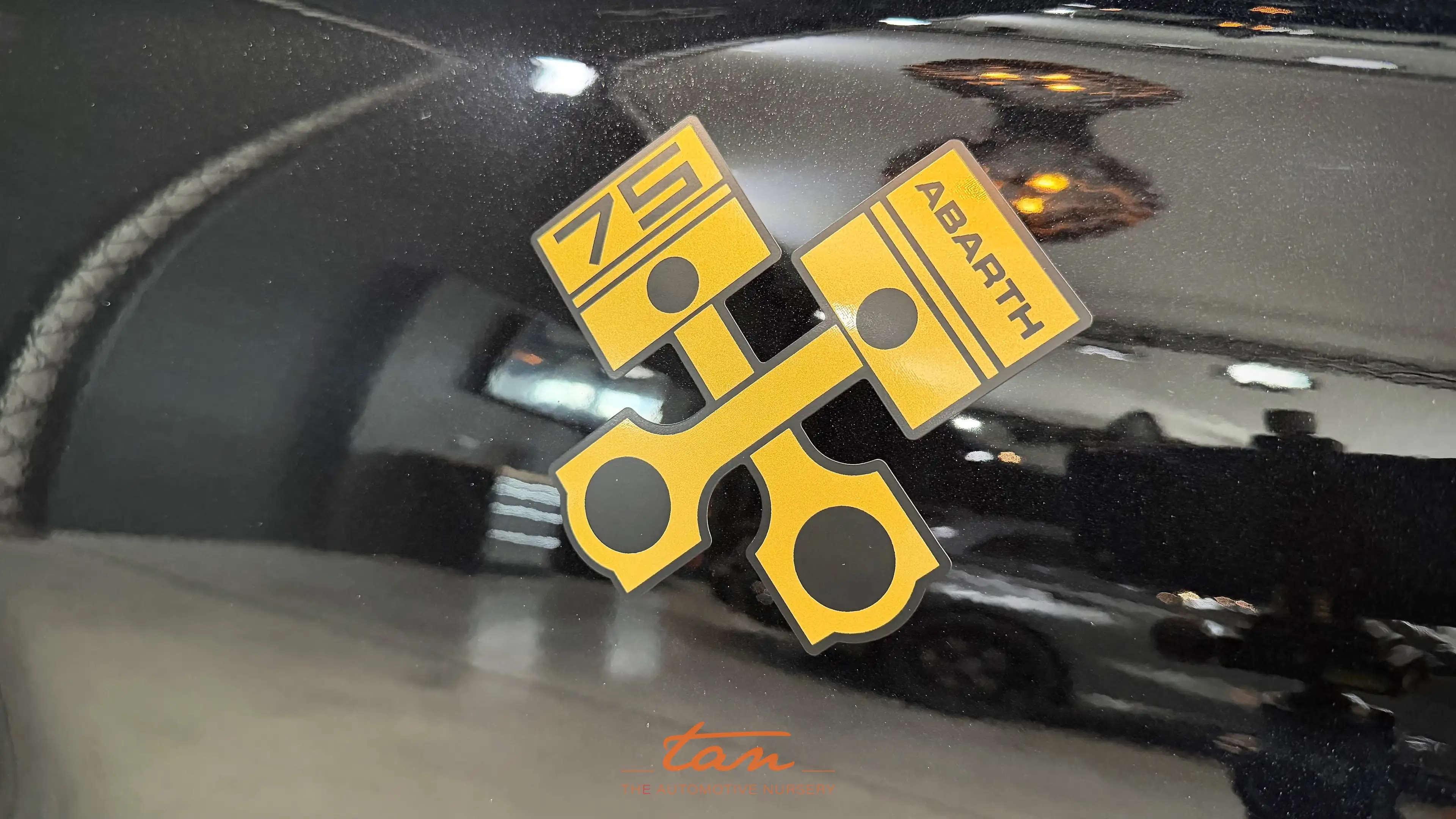 Abarth 695 695 1.4 T-Jet 75 Anniversario (EU6.4) — photo 31