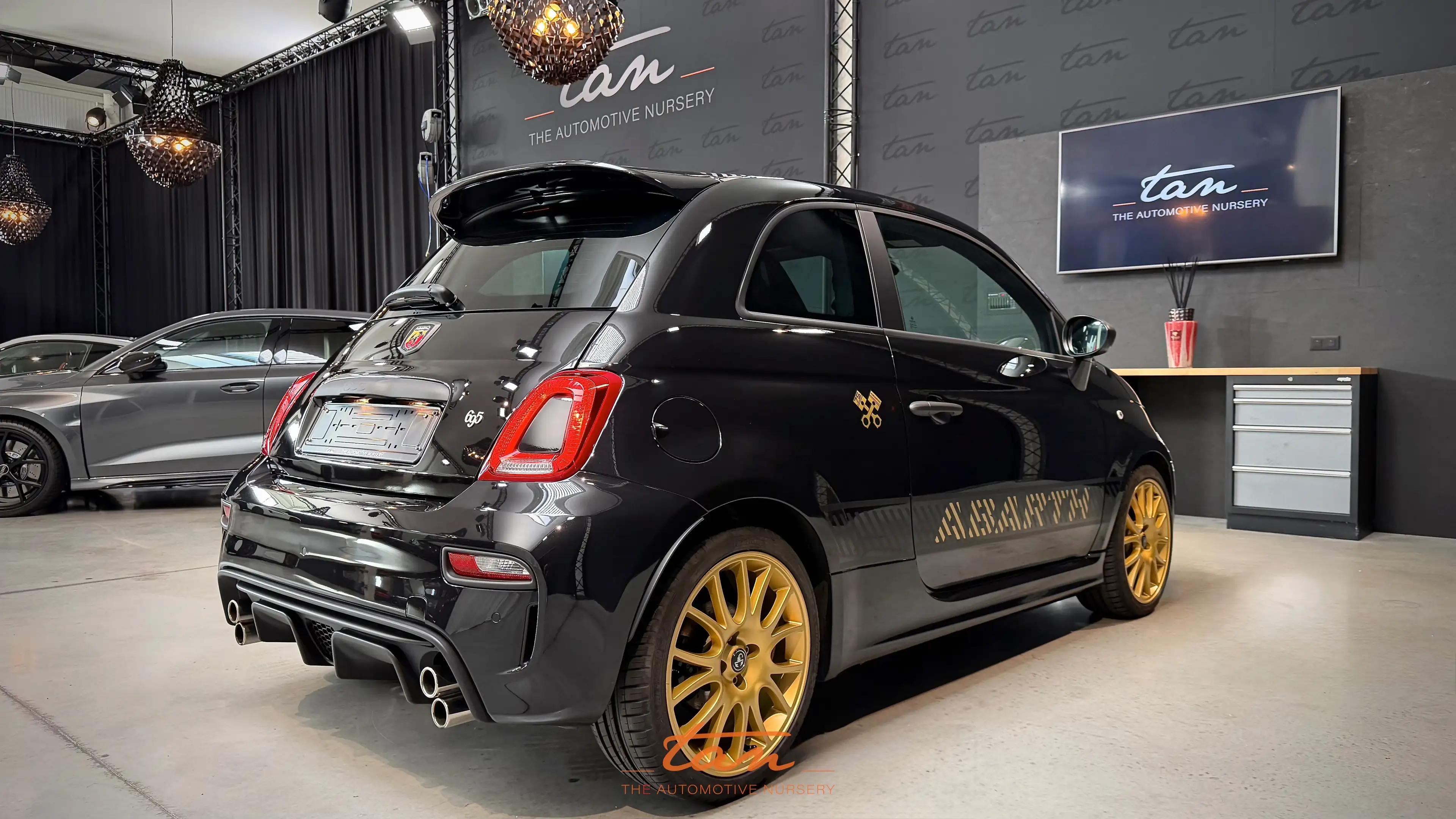 Abarth 695 695 1.4 T-Jet 75 Anniversario (EU6.4) — photo 7