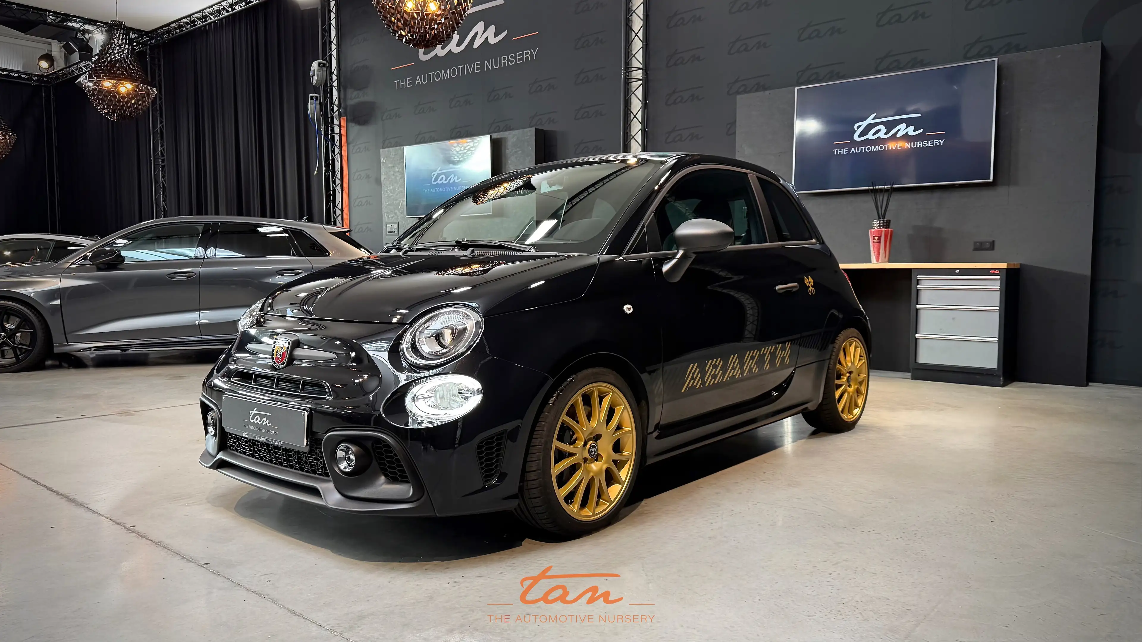 Abarth 695 695 1.4 T-Jet 75 Anniversario (EU6.4) — photo 3