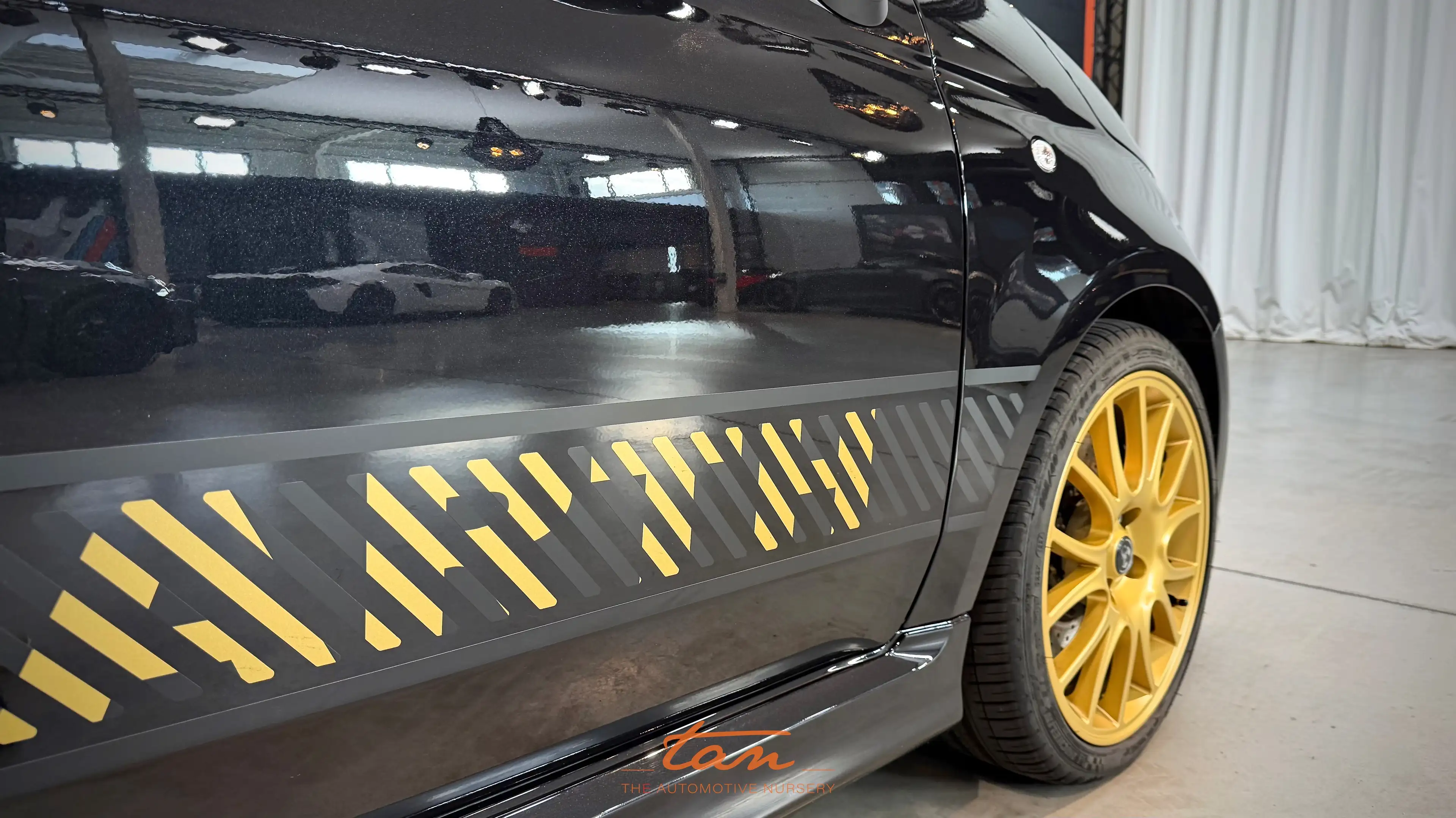 Abarth 695 695 1.4 T-Jet 75 Anniversario (EU6.4) — photo 8
