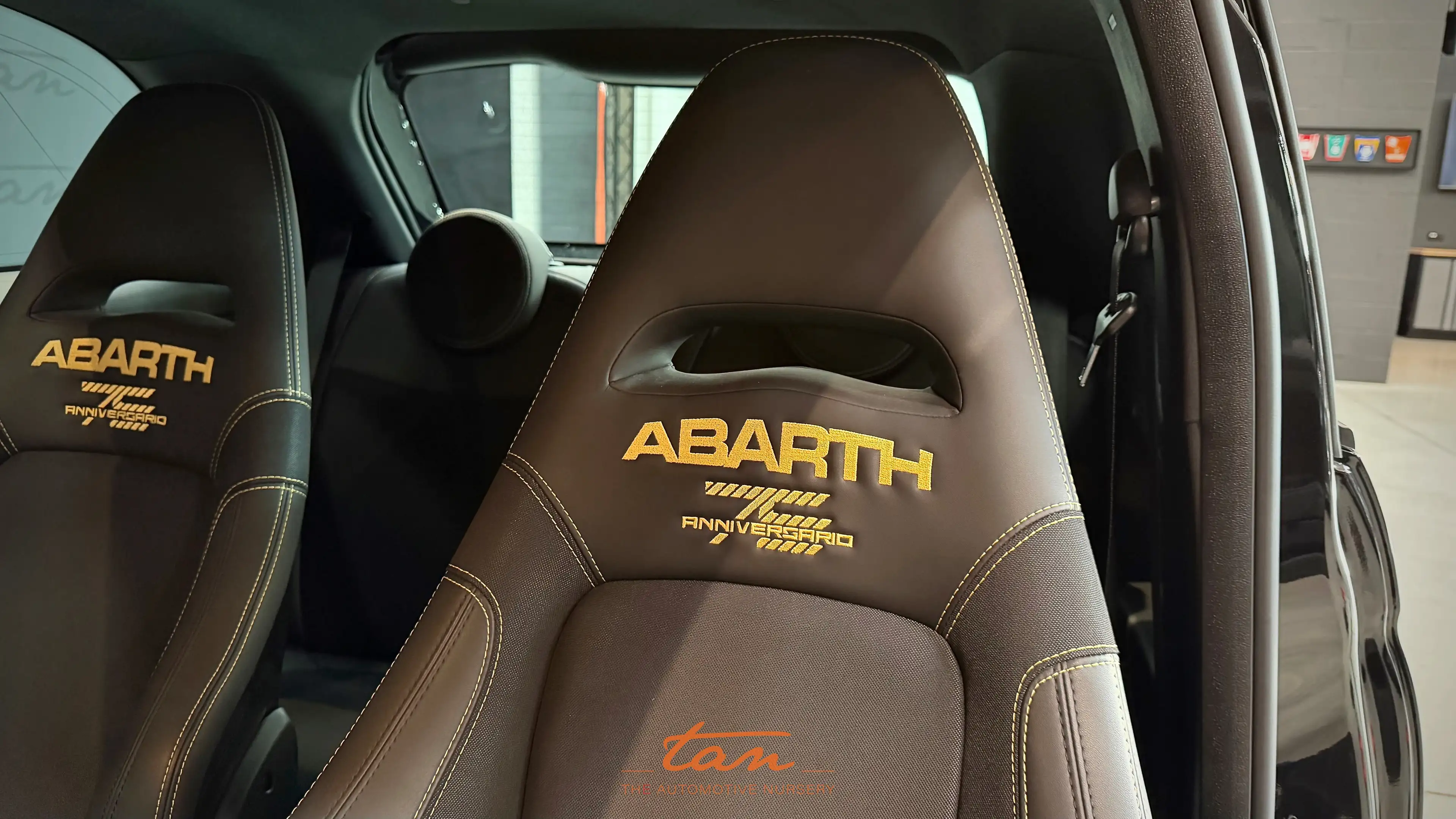 Abarth 695 695 1.4 T-Jet 75 Anniversario (EU6.4) — photo 17