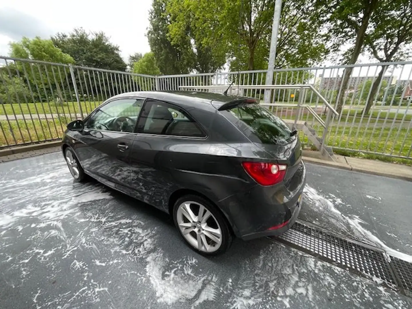 SEAT Ibiza Ibiza 1.4 Reference Grijs - 1
