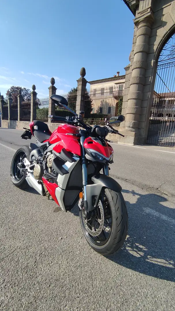 Ducati Streetfighter 4 Rosso - 1
