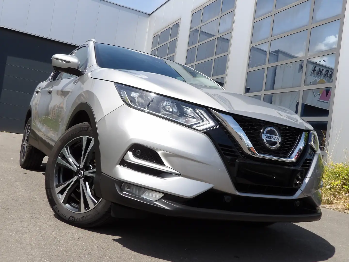 Nissan Qashqai Qashqai 1.3 DIG-T DCT N-CONNECTA met 6292 km. Argent - 1