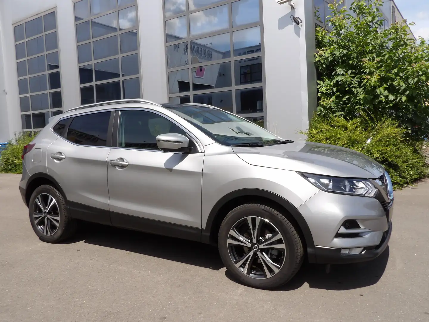 Nissan Qashqai Qashqai 1.3 DIG-T DCT N-CONNECTA met 6292 km. Argent - 2