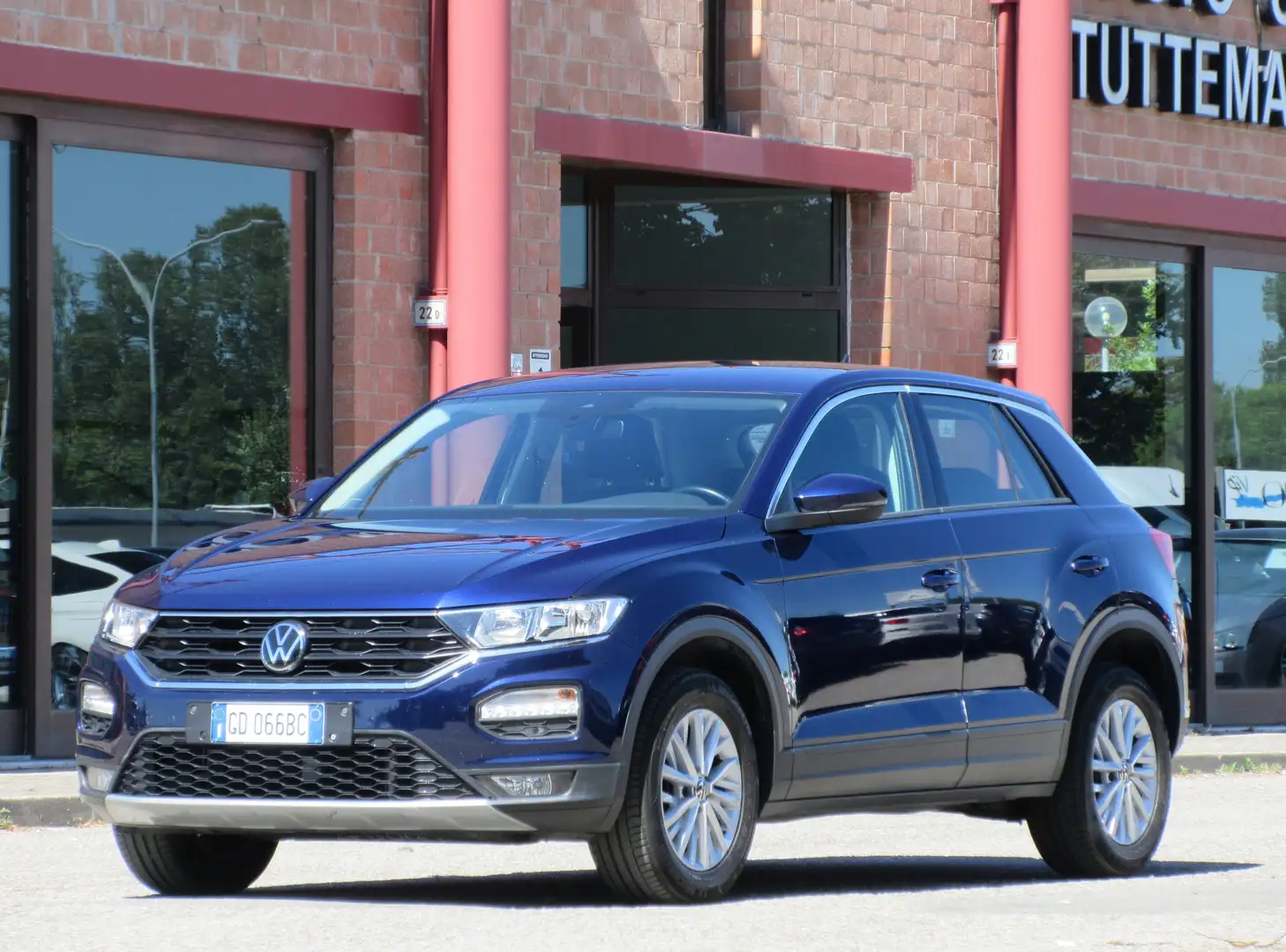 Volkswagen T-Roc 2.0 TDI SCR 150 CV DSG Business BlueMotion Blu/Azzurro - 1
