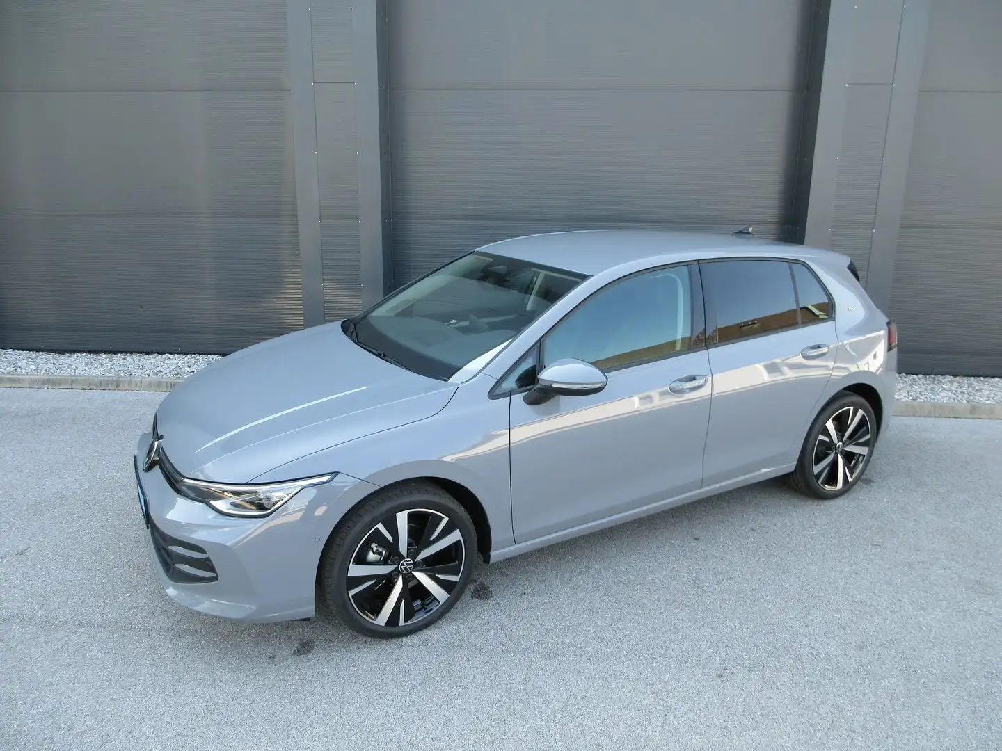 Volkswagen Golf Falco Edition mHEV DSG Grau - 2