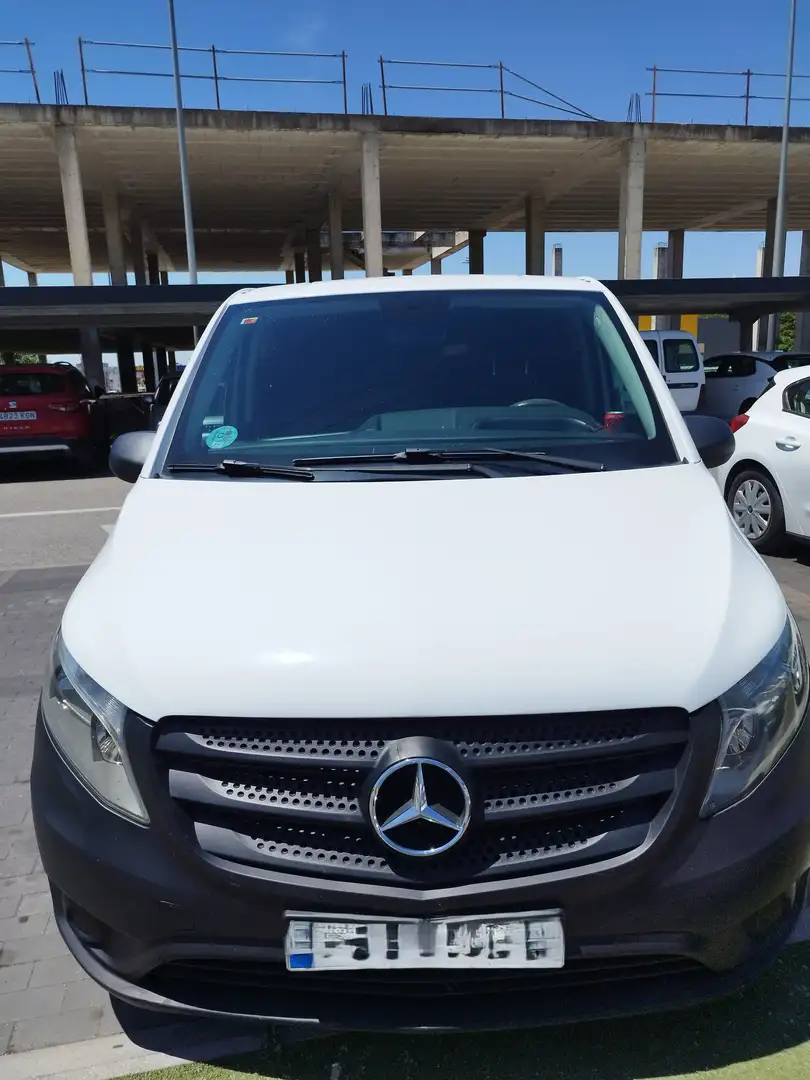 Mercedes-Benz Vito Vito Furgón 111CDI Larga Blanco - 1